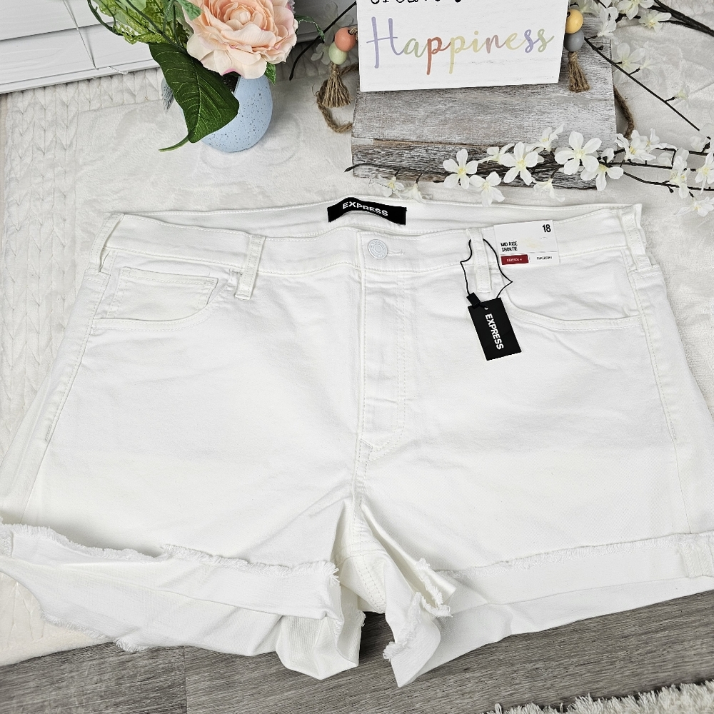 Express Midrise Shortie Shorts with Stretch